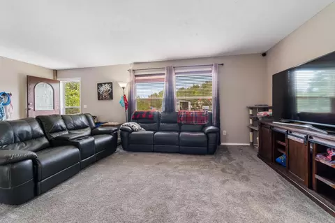 3919 E Calvary Rd, Duluth, MN 55803 photo 2