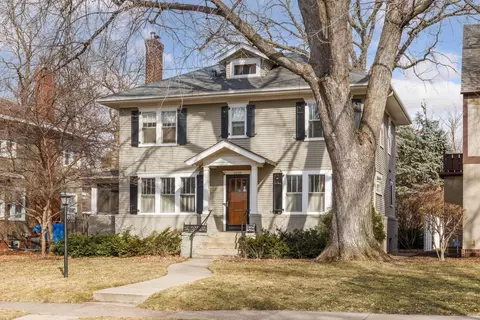 2237 Riverwood Pl, Saint Paul, MN 55104