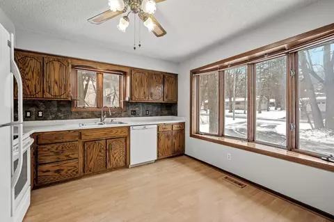 Kitchen - 4856 Larson Rd, Shoreview, MN 55126 photo 1 of 4