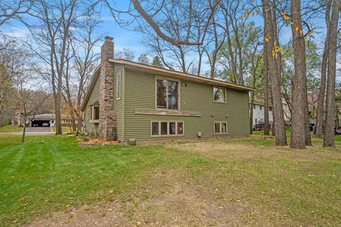Exterior - 4856 Larson Rd, Shoreview, MN 55126 photo 4 of 7