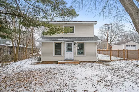 940 Mahtomedi Ave, Mahtomedi, MN 55115