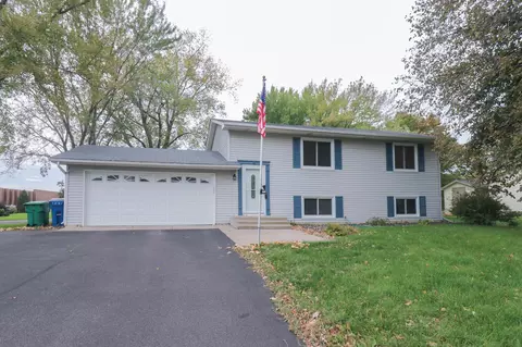 9713 Hemlock Ln N, Maple Grove, MN 55369