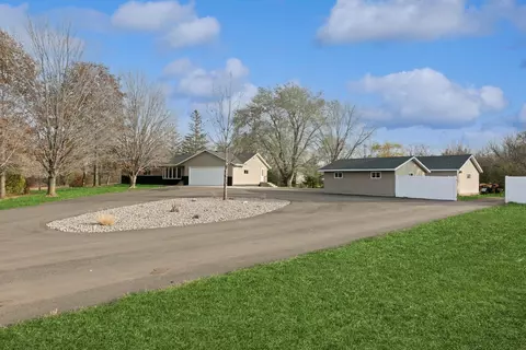 7165 County Road 39 NE, Monticello, MN 55362