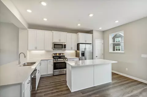 8618 London Cir NE #E, Blaine, MN 55449