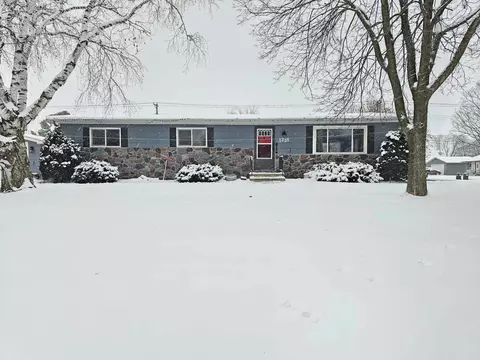 1218 Bluff Ave, Saint Charles, MN 55972