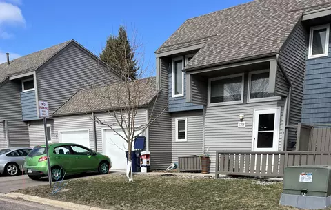 1743 Flamingo Dr, Eagan, MN 55122 photo 2