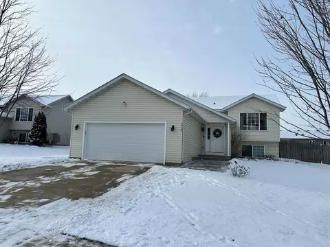 2729 Ashland Pl NW, Rochester, MN 55901