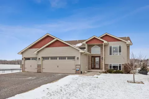 25812 Euclid Ave, Wyoming, MN 55092
