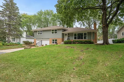 4901 Larkspur Ln, Edina, MN 55435