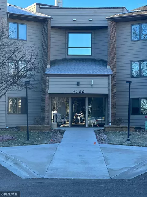 4300 Trenton Ln N #312, Plymouth, MN 55442
