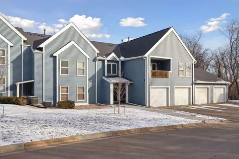1381 Berry Ridge Rd #605, Eagan, MN 55123