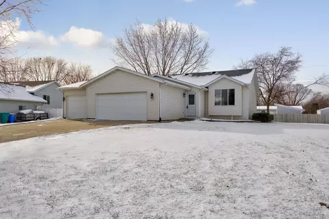 200 Autumn Dr, Owatonna, MN 55060