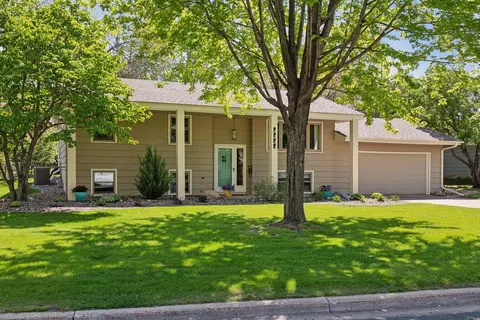 8237 Harrison Rd, Bloomington, MN 55437