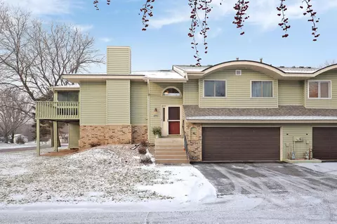 6846 Sherwood Rd, Woodbury, MN 55125