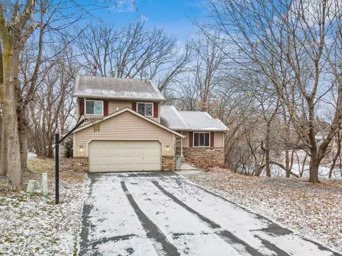 3689 Willbrook Ct, Eagan, MN 55123