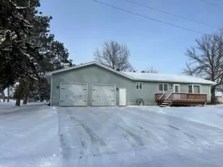 221 E 1st St, Carlos, MN 56319