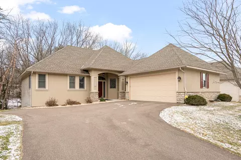 1115 Nena Dr, Stillwater, MN 55082