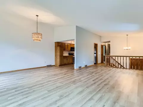 5696 Royal Oaks Dr, Shoreview, MN 55126