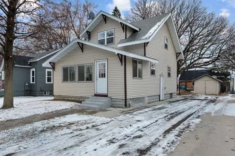 407 11th St NW, Austin, MN 55912