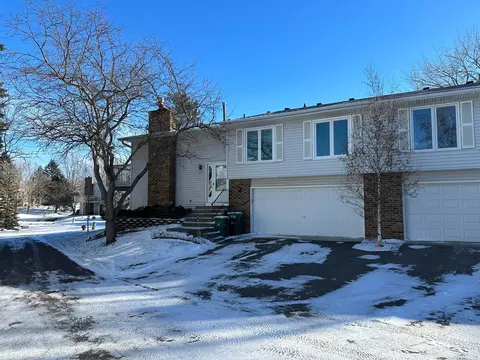 1637 W 140th St, Burnsville, MN 55337