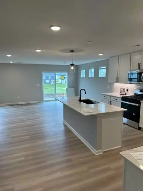 6195 Highland Hls S, Cottage Grove, MN 55016