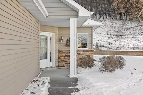 3469 Briarview Ct, Red Wing, MN 55066