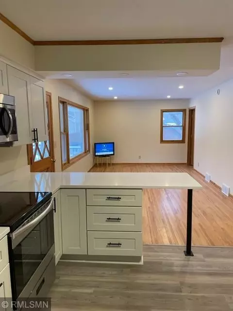 8910 N Shore Trl N, Forest Lake, MN 55025