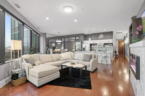 5601 Smetana Dr #808, Minnetonka, MN 55343