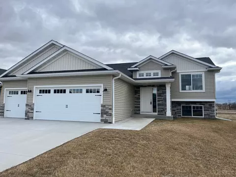 336 Highlands Ave, Zumbrota, MN 55992