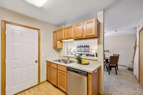 1928 Kyle Way #77, Eagan, MN 55122 photo 13