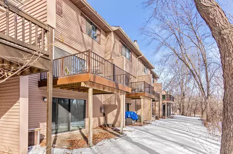 4 E Ridge Rd, Circle Pines, MN 55014