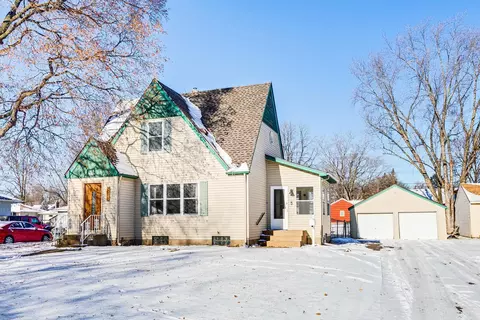 2673 15th Ave E, North Saint Paul, MN 55109