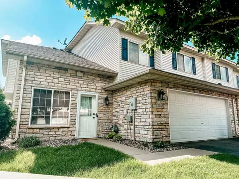 17047 Eagleview Ln #50, Farmington, MN 55024