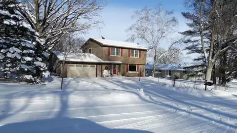 902 Viking St, Alexandria, MN 56308