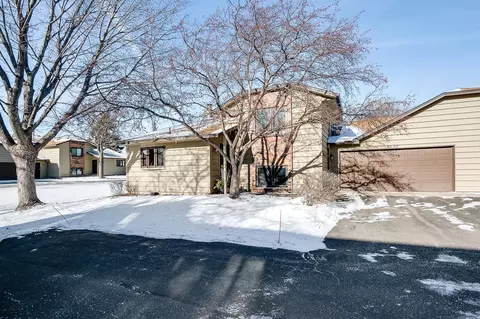3949 Orchid Ln N, Plymouth, MN 55446