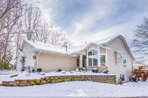 8590 Franlo Rd, Eden Prairie, MN 55344