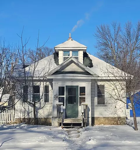 303 E 7th St, Morris, MN 56267 photo 3
