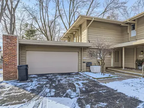 10341 Scarborough Rd, Bloomington, MN 55437