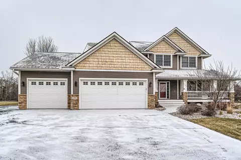 671 Mary Jo Ct, Hudson, WI 54016