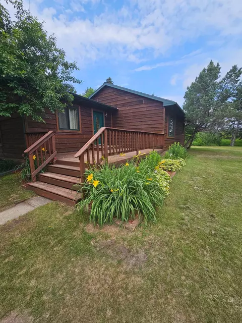 37627 State Highway 313, Warroad, MN 56763