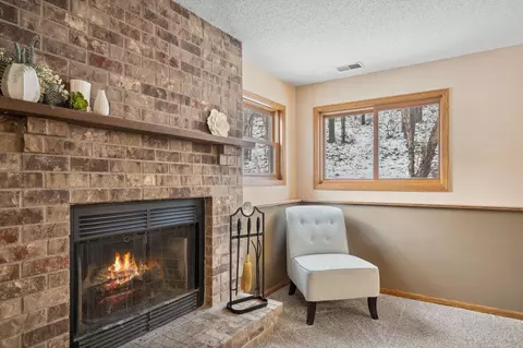 1582 Lakeview Curv, Eagan, MN 55122 photo 10