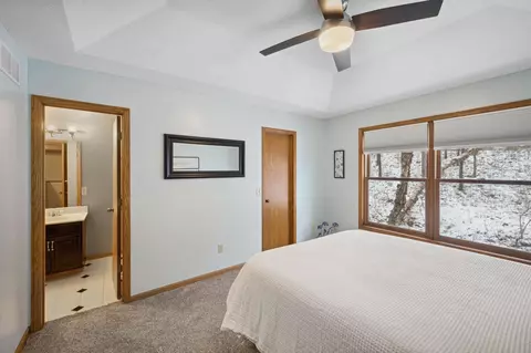 1582 Lakeview Curv, Eagan, MN 55122 photo 14