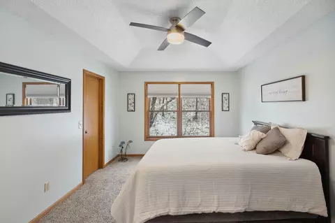 1582 Lakeview Curv, Eagan, MN 55122 photo 13