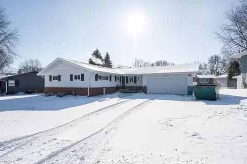 815 South St, Owatonna, MN 55060
