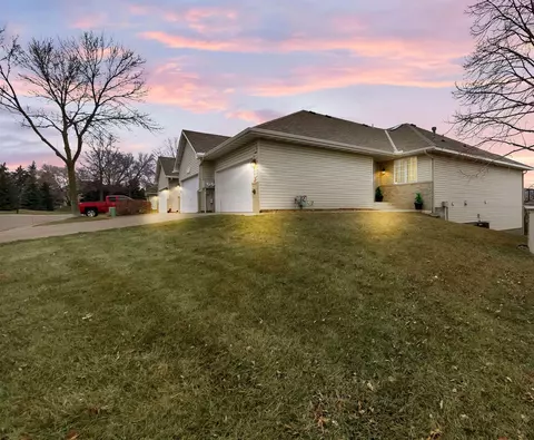 5580 Nathan Ln N #1, Plymouth, MN 55442