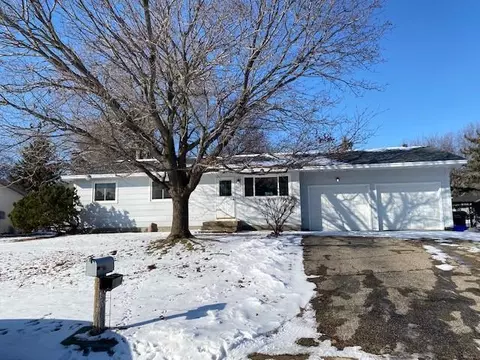 305 15th St, Buffalo, MN 55313