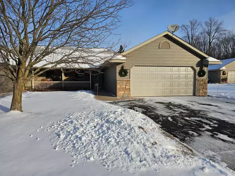 806 Maple Leaf Ct, Saint Croix Falls, WI 54024