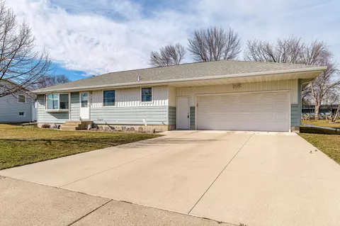 1903 14th St E, Glencoe, MN 55336