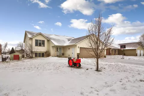 2460 Fox Hollow Ln, Owatonna, MN 55060