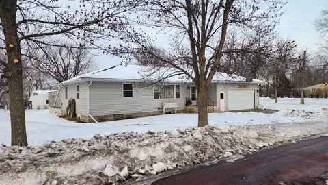 2031 W Main St, Wabasso, MN 56293